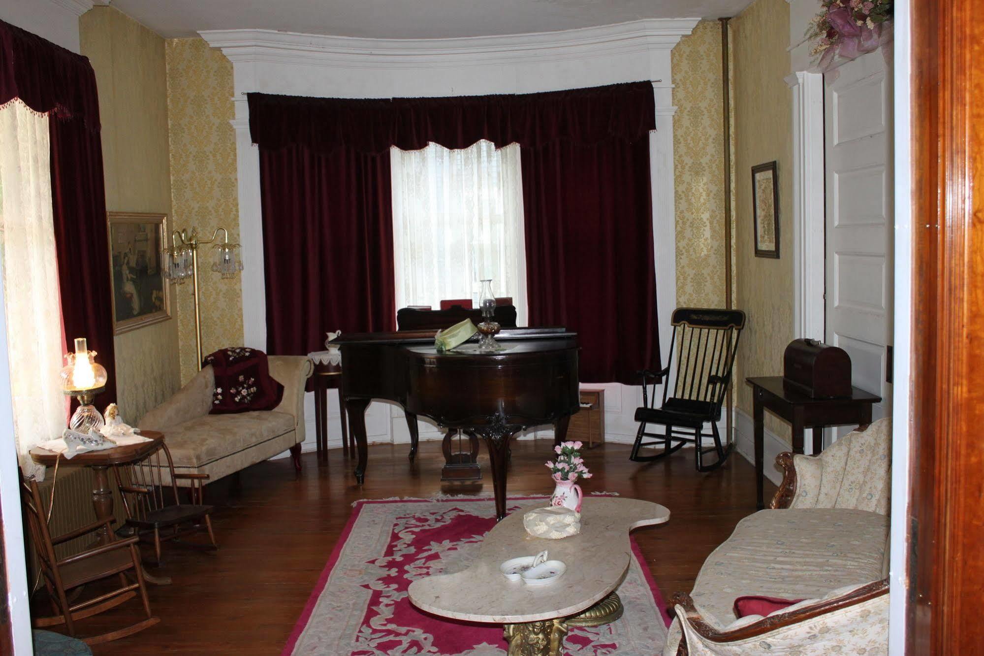 Victorian Charm Inn Towanda Εξωτερικό φωτογραφία